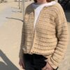 Gehäkelte Jacke aus festen Maschen und Stäbchen, ideal für Anfänger