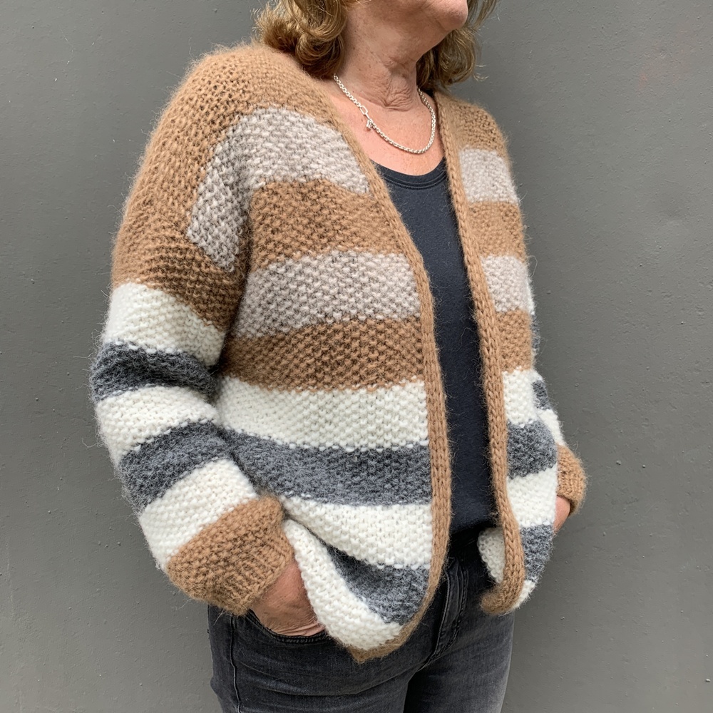 strickanleitung-halbpatent-cardigan-elfi-woll-inspiration-3 Cardigan stricken Anleitung – nahtlose Strickjacke von oben nach unten